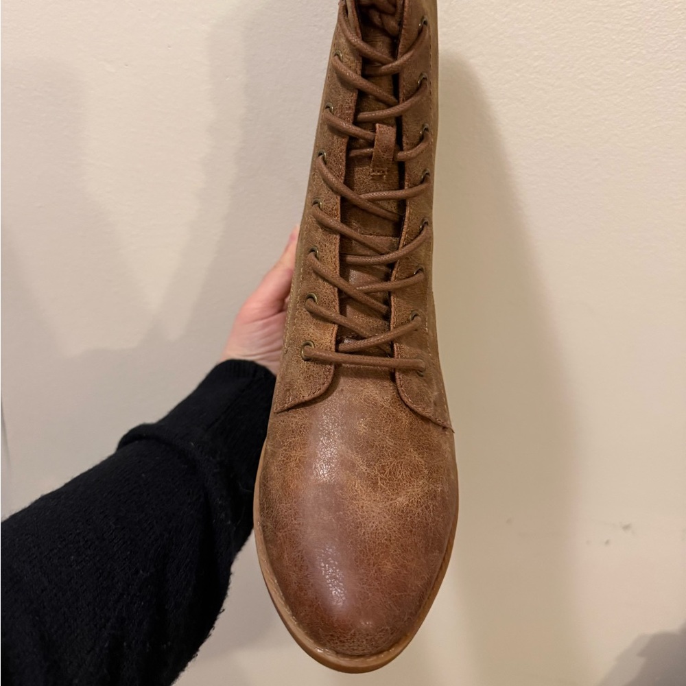 Lace up vegan leather combat boots - Picture 4 of 11
